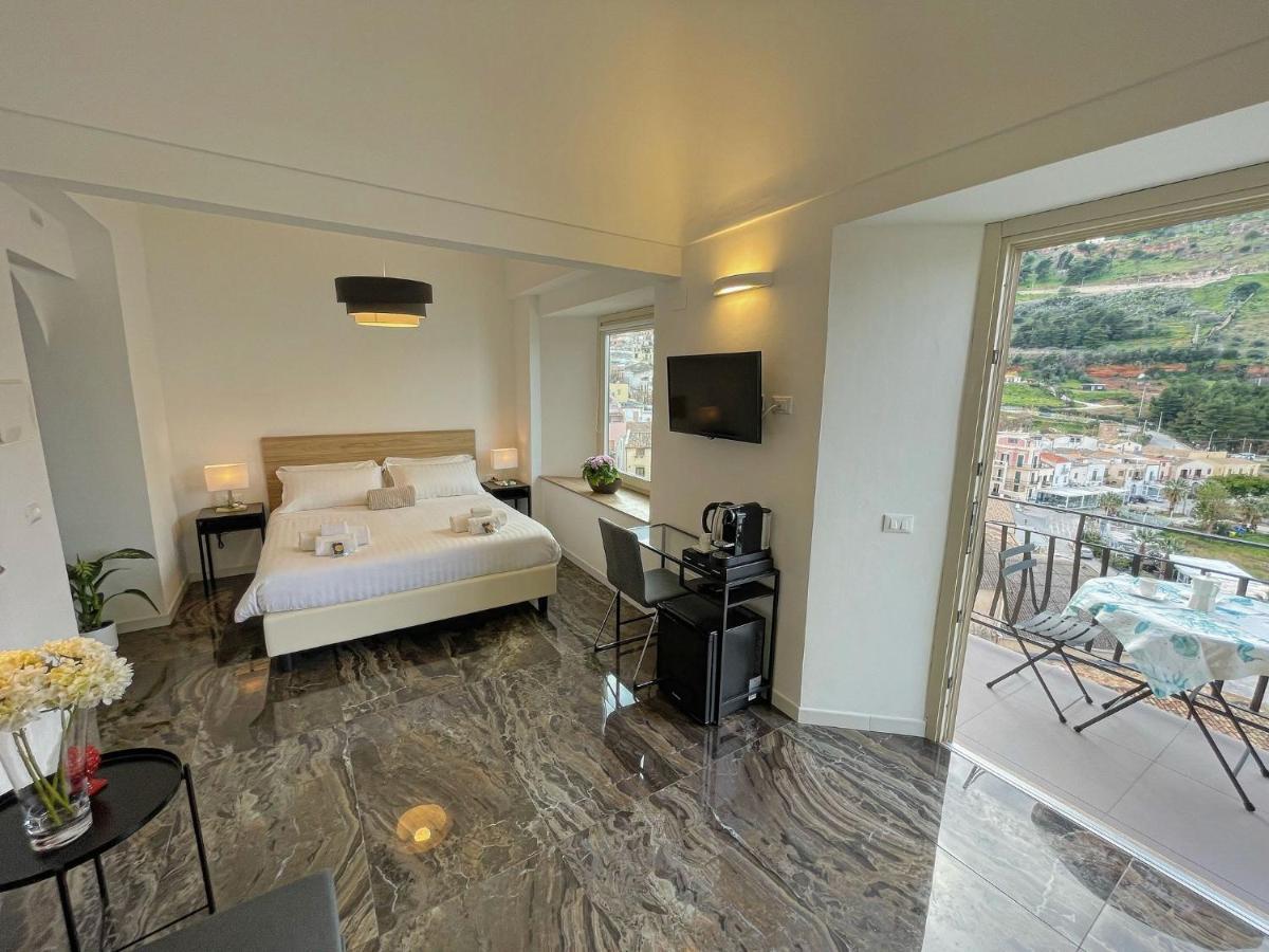 Suite Altamarea "Sea View Studios" Castellammare del Golfo Ngoại thất bức ảnh