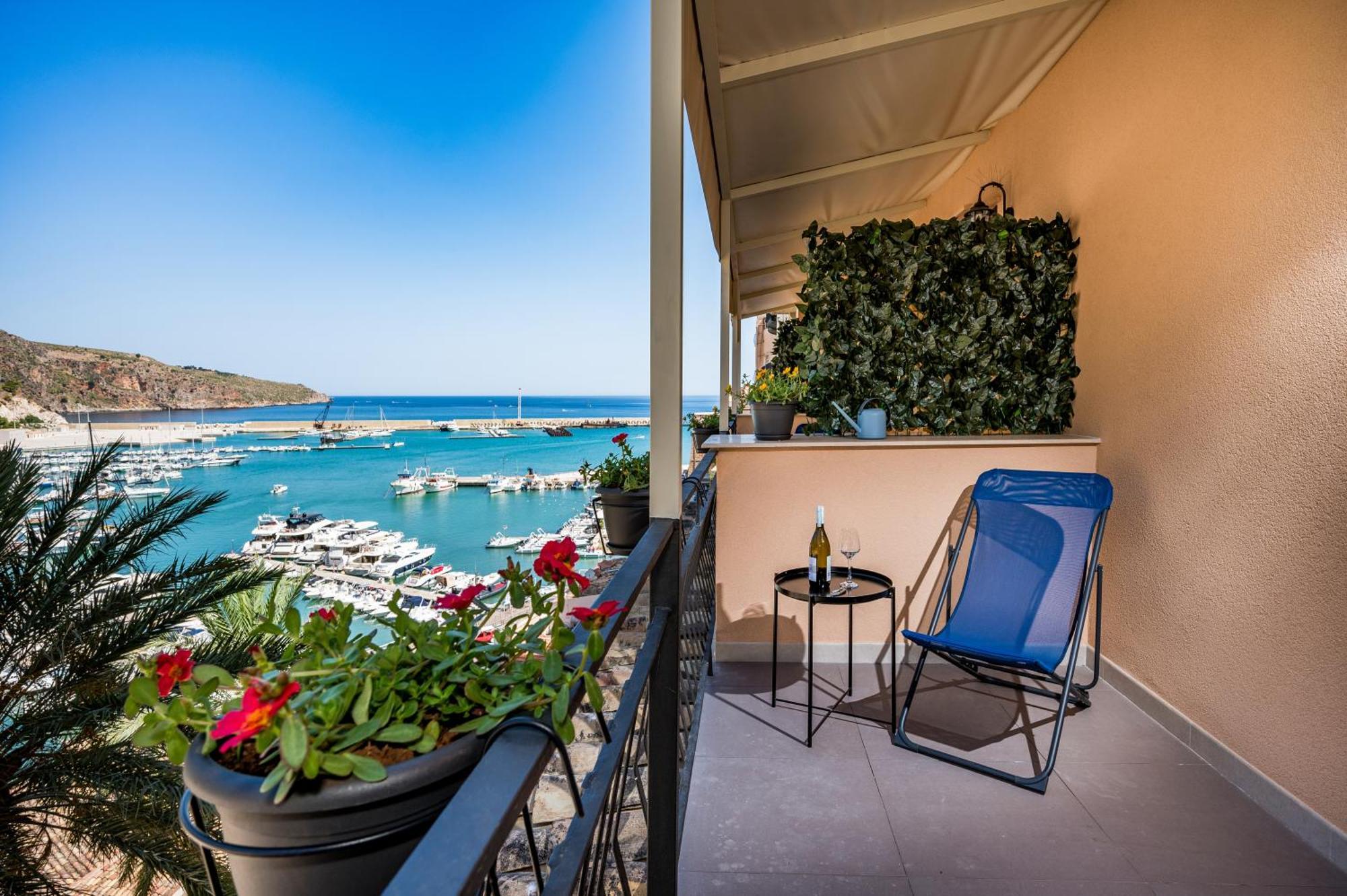 Suite Altamarea "Sea View Studios" Castellammare del Golfo Ngoại thất bức ảnh