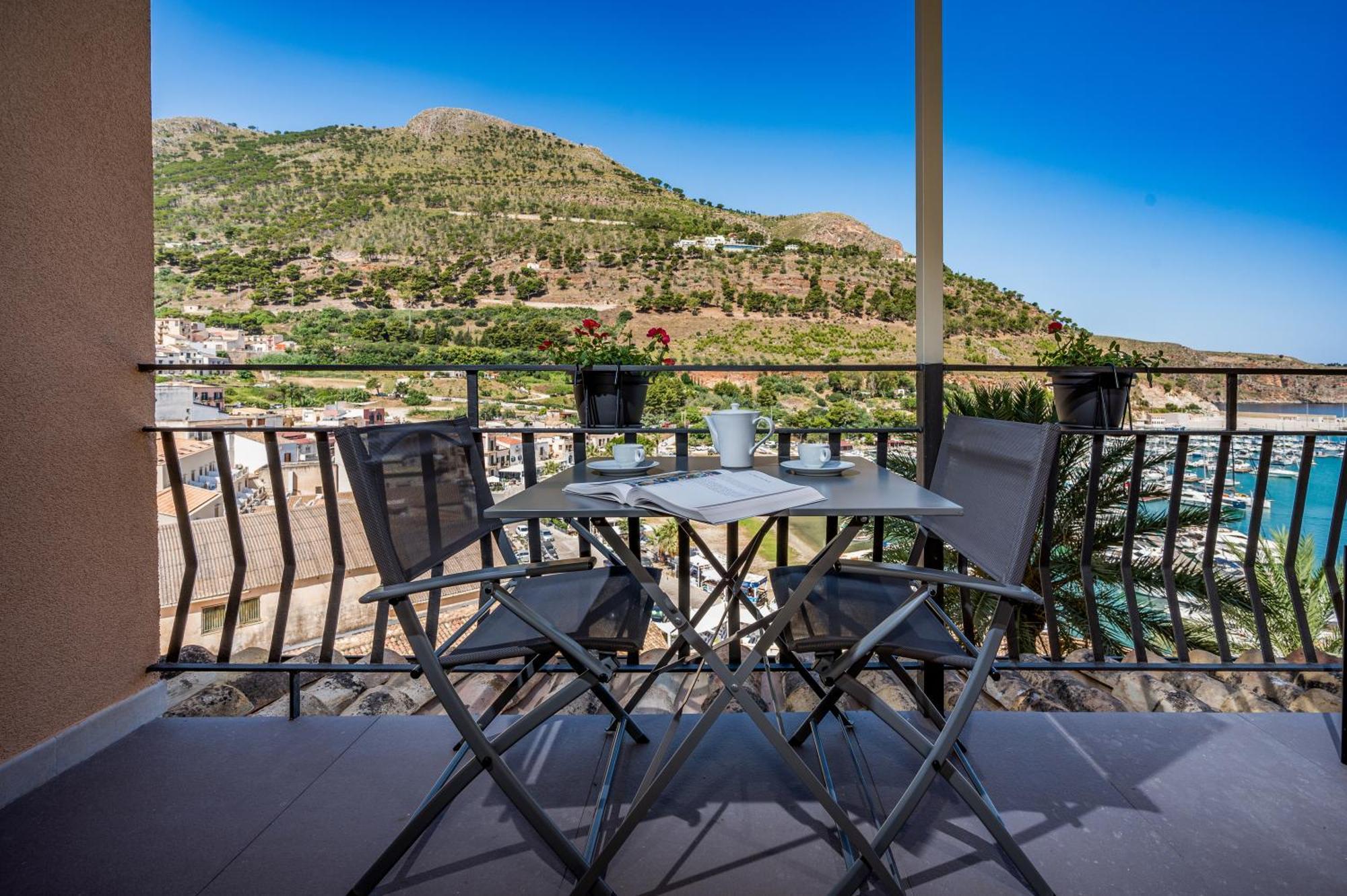 Suite Altamarea "Sea View Studios" Castellammare del Golfo Ngoại thất bức ảnh